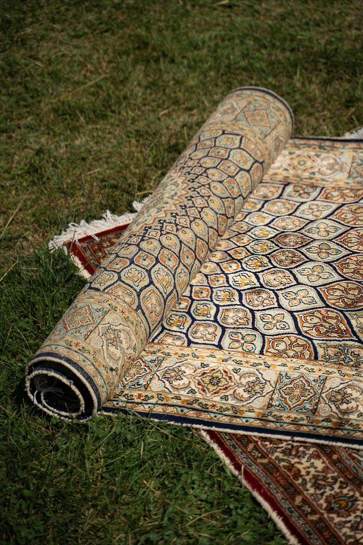Handmade vs. Machine-Made Rugs